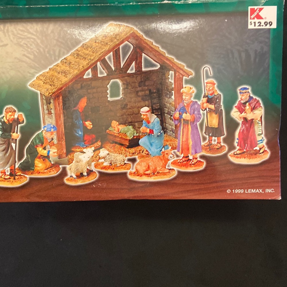 Coventry Cove 12 piece nativity set in like new condition.